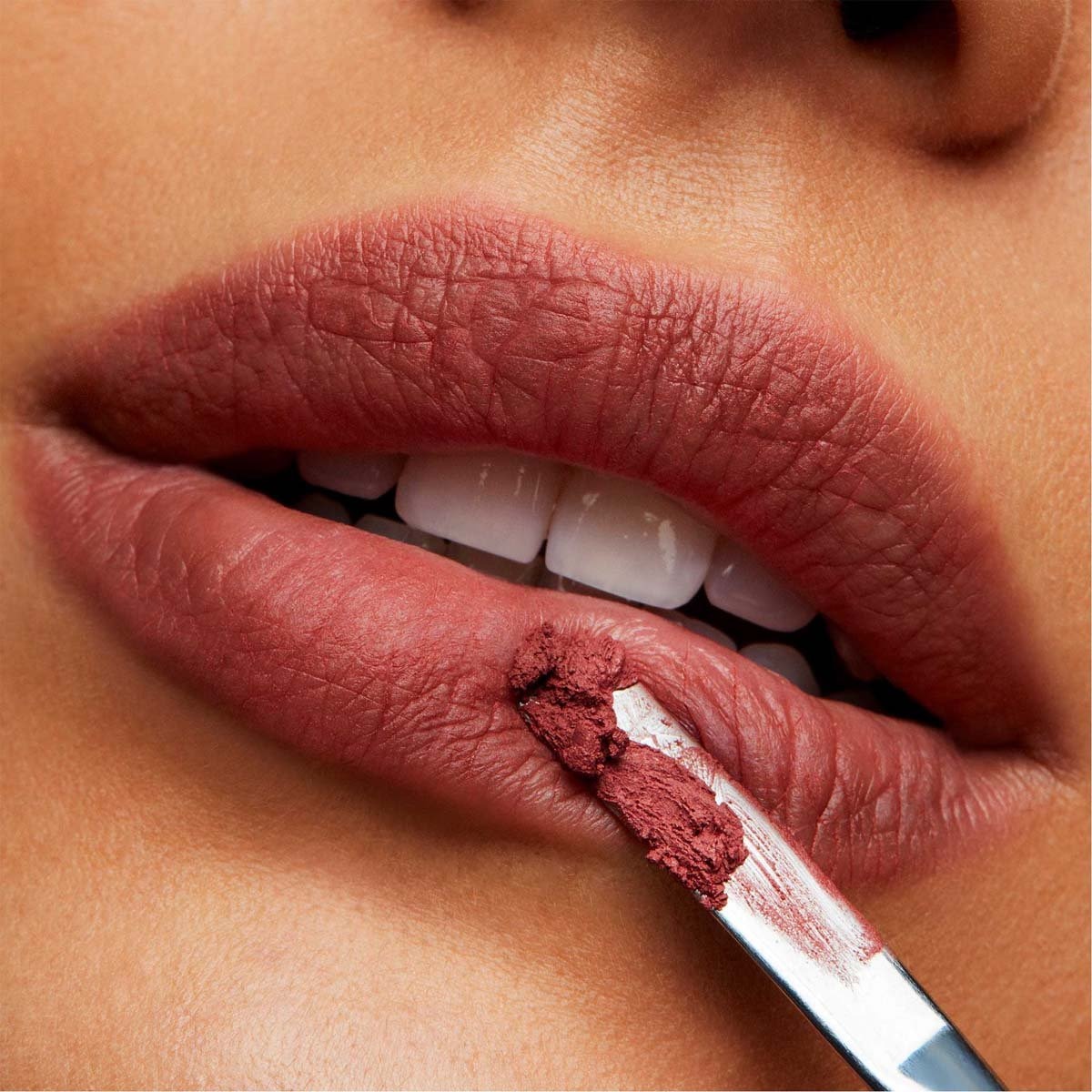 Lipstick MAC Powder Kiss Sultry Move
