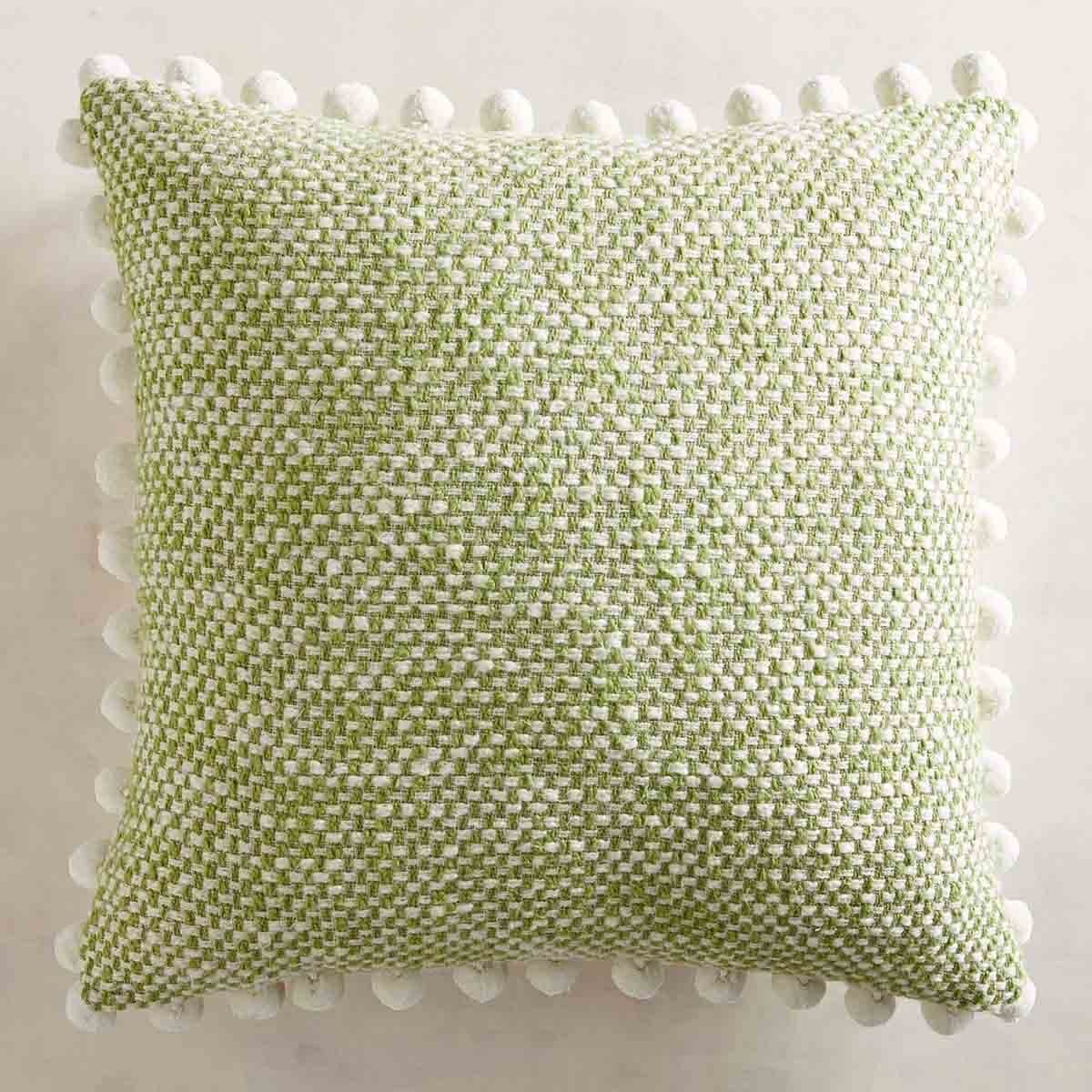 Cojín Chunky Texture Pom Green Pier 1 Imports