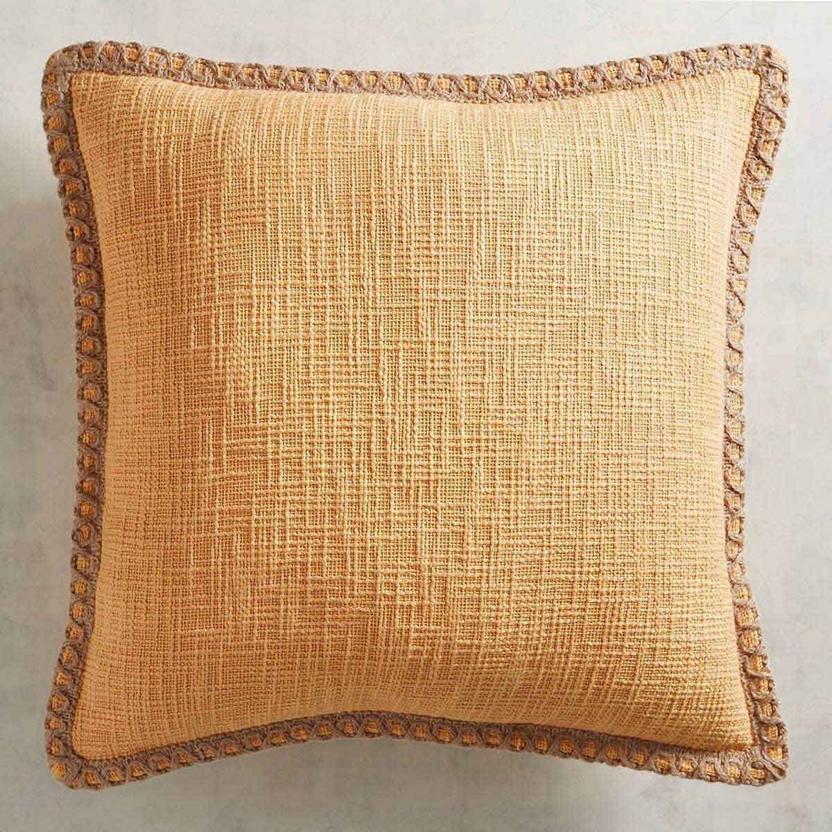 Cojín Chunky Jute Gold Pier 1 Imports