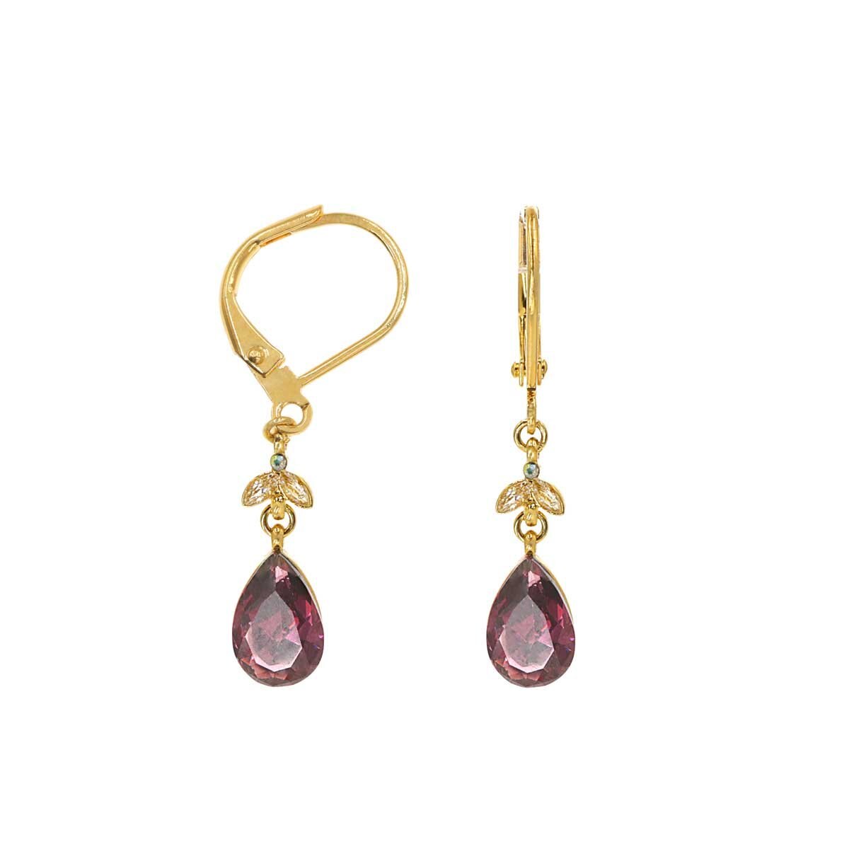 Aretes Largos en Acabado Dorado Carré