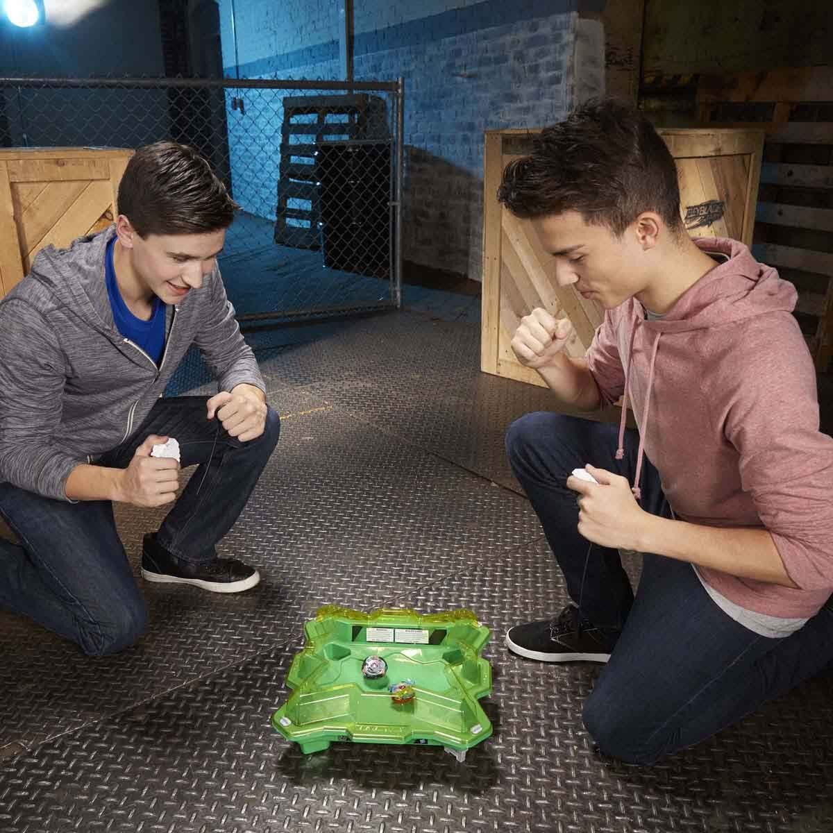 Beyblade Set de Combate Star Storm Hasbro