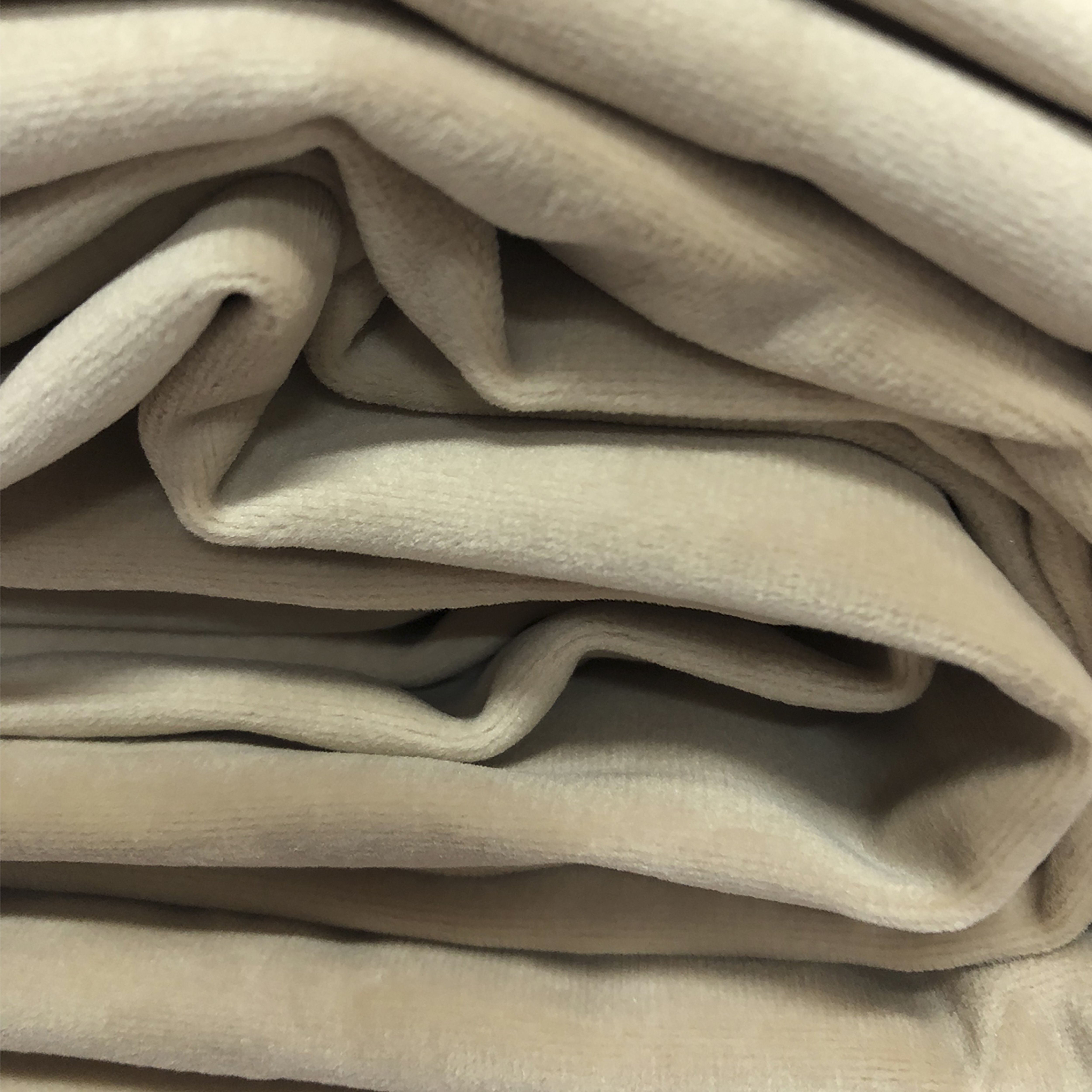 Cortina Terciopelo Emily 01 Beige 1.30X2.30 Mts. Mazahua