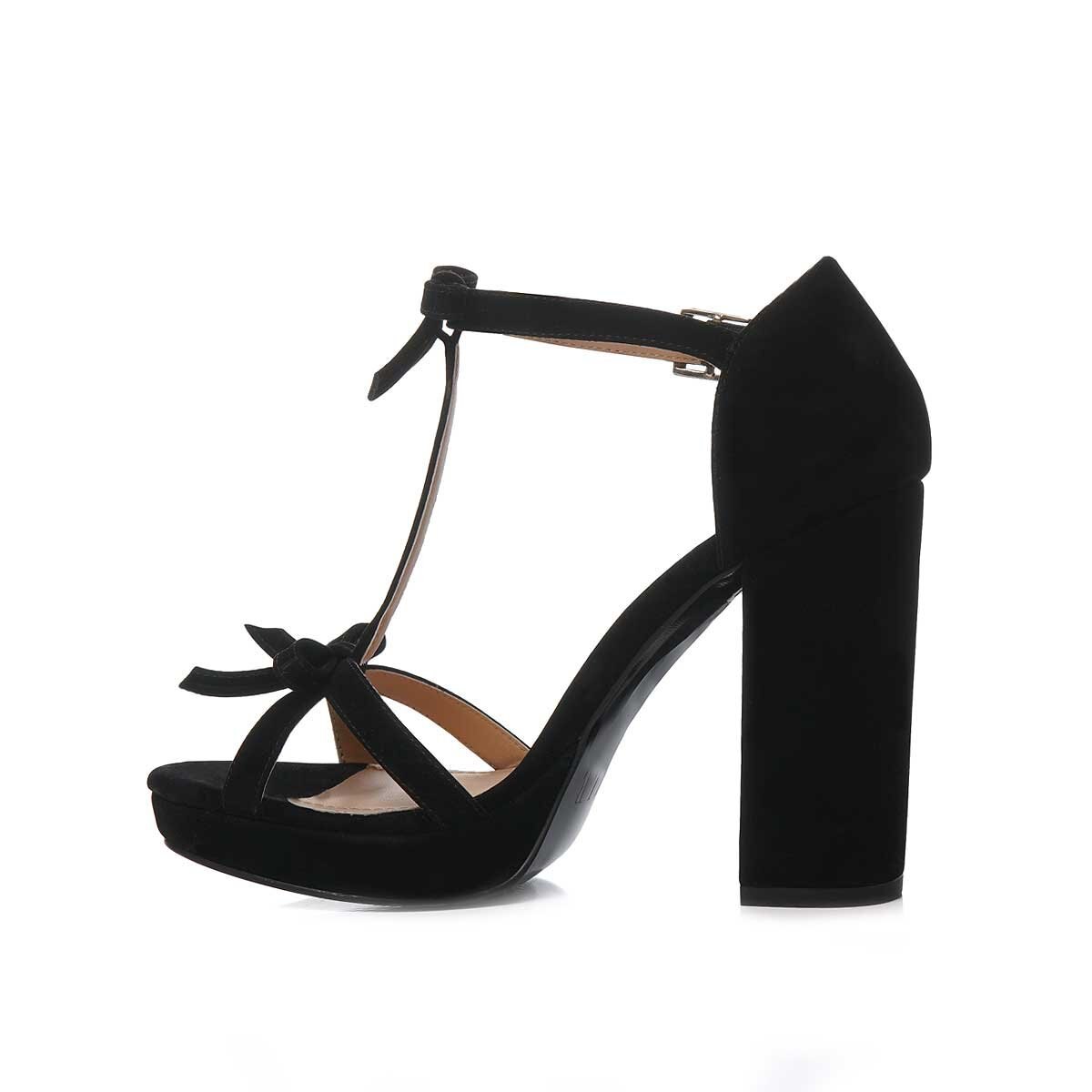 Zapatilla Negra Ajuste T con Doble Moño Elle