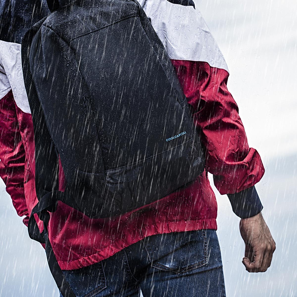 Mochila Portalaptop 15 Vigo Water Resistant Black Cool Capital