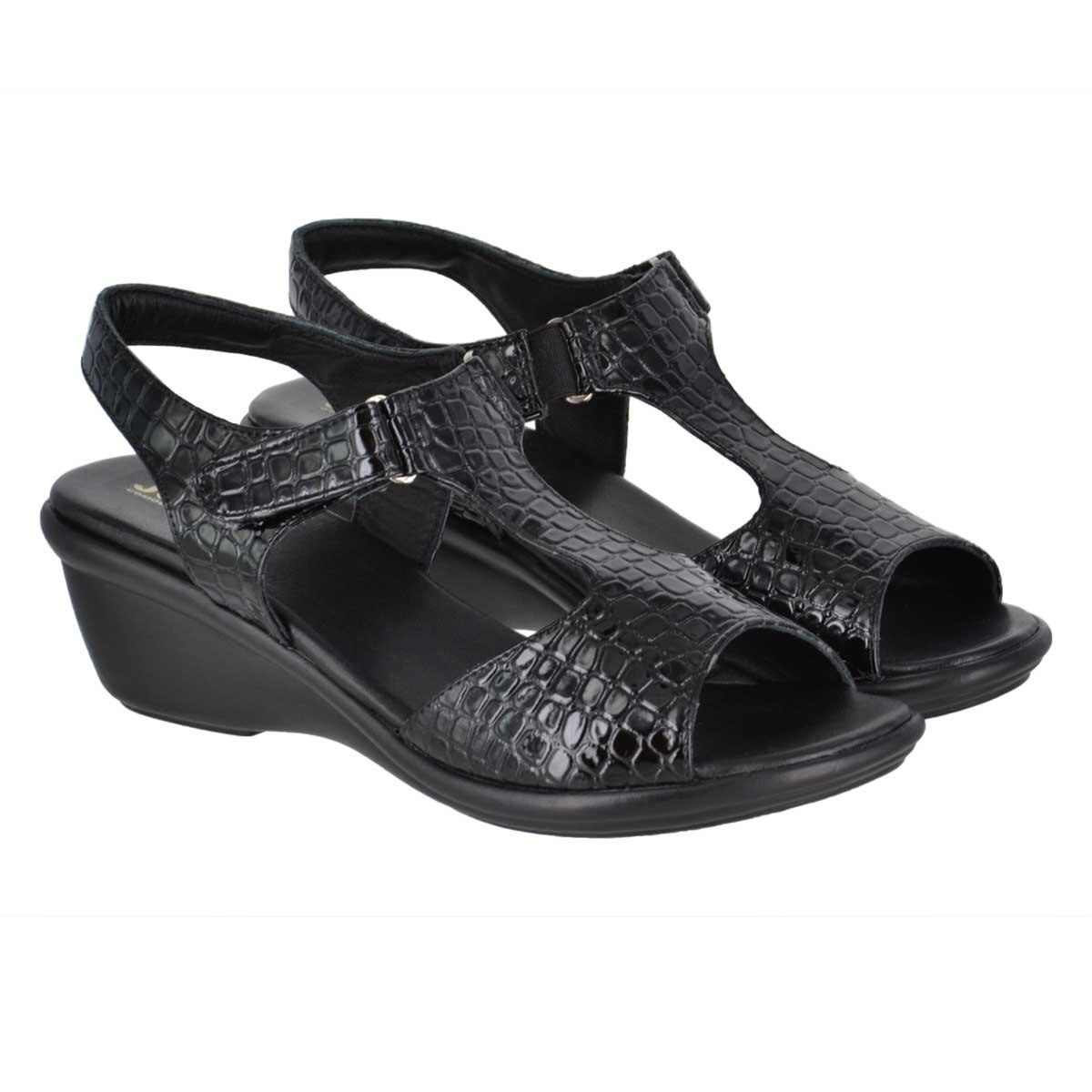Sandalia Negra en T con Ajuste Velcro Joyce
