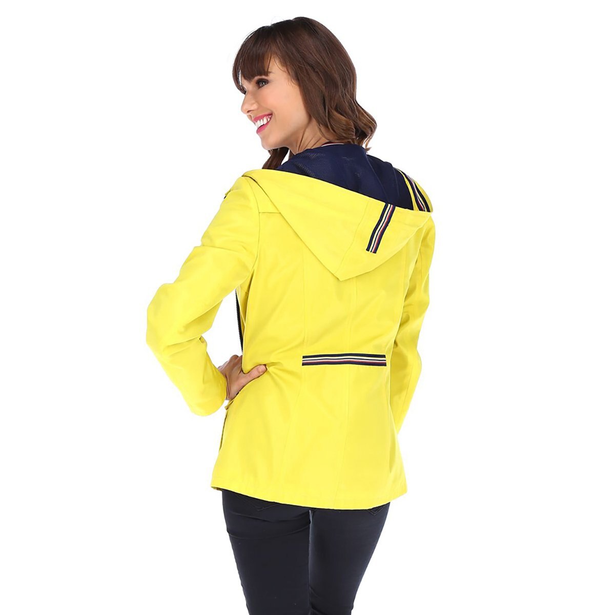 Gabardina con Cinta de Adorno en Capucha Shyla