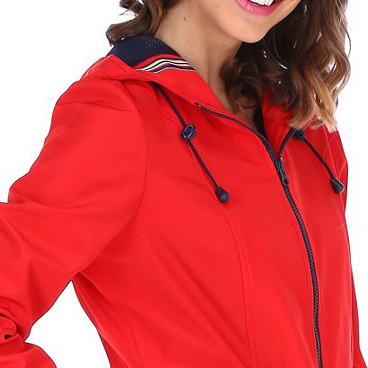 Gabardina con Cinta de Adorno en Capucha Shyla