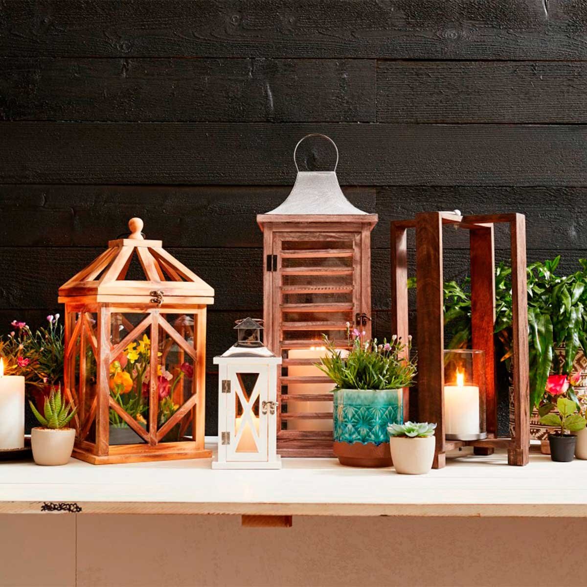 Linterna Blanca Chica de Madera Rosemont Pier 1 Imports