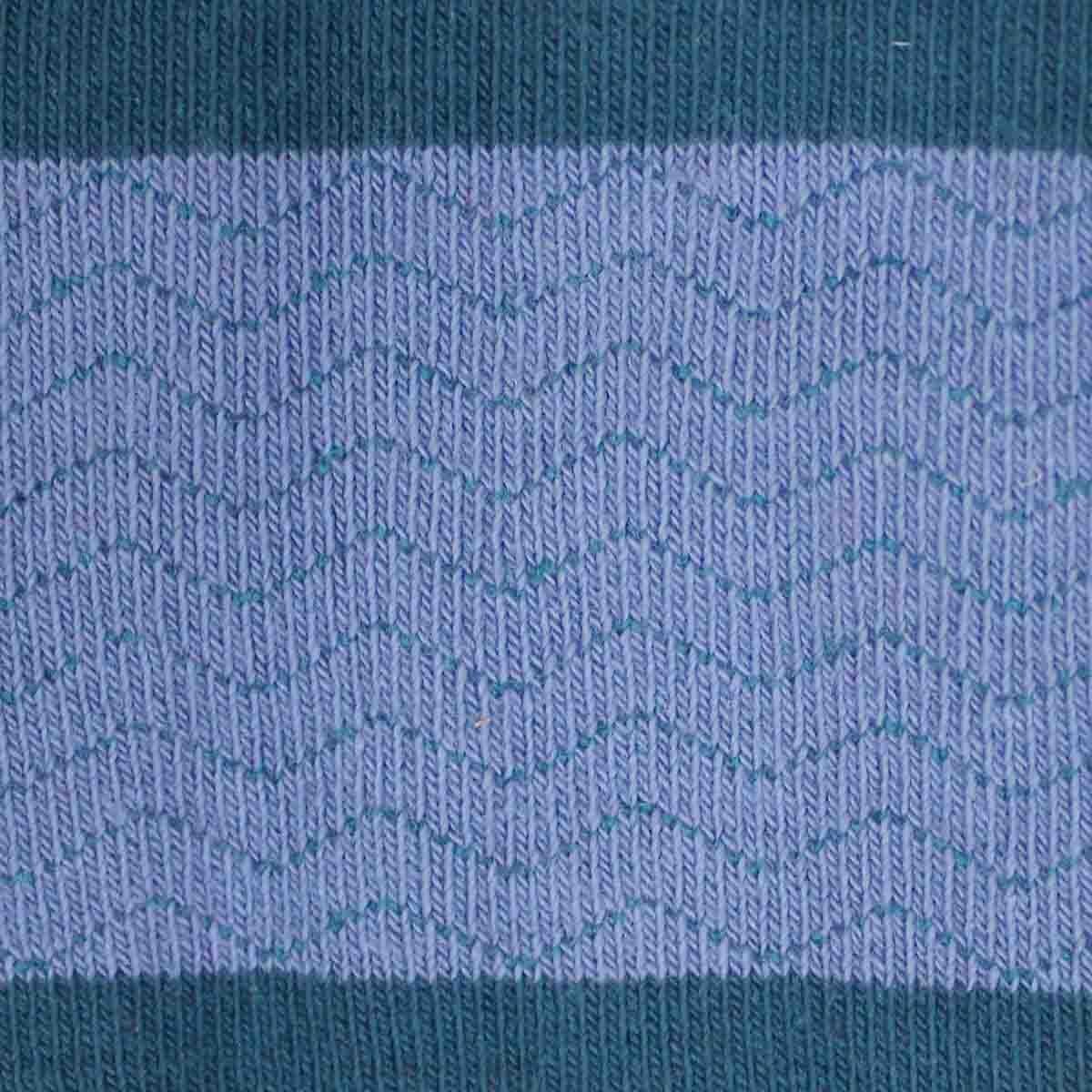 Calcetín de Vestir para Caballero Color Café con Rayas Multicolor Pierre Cardin