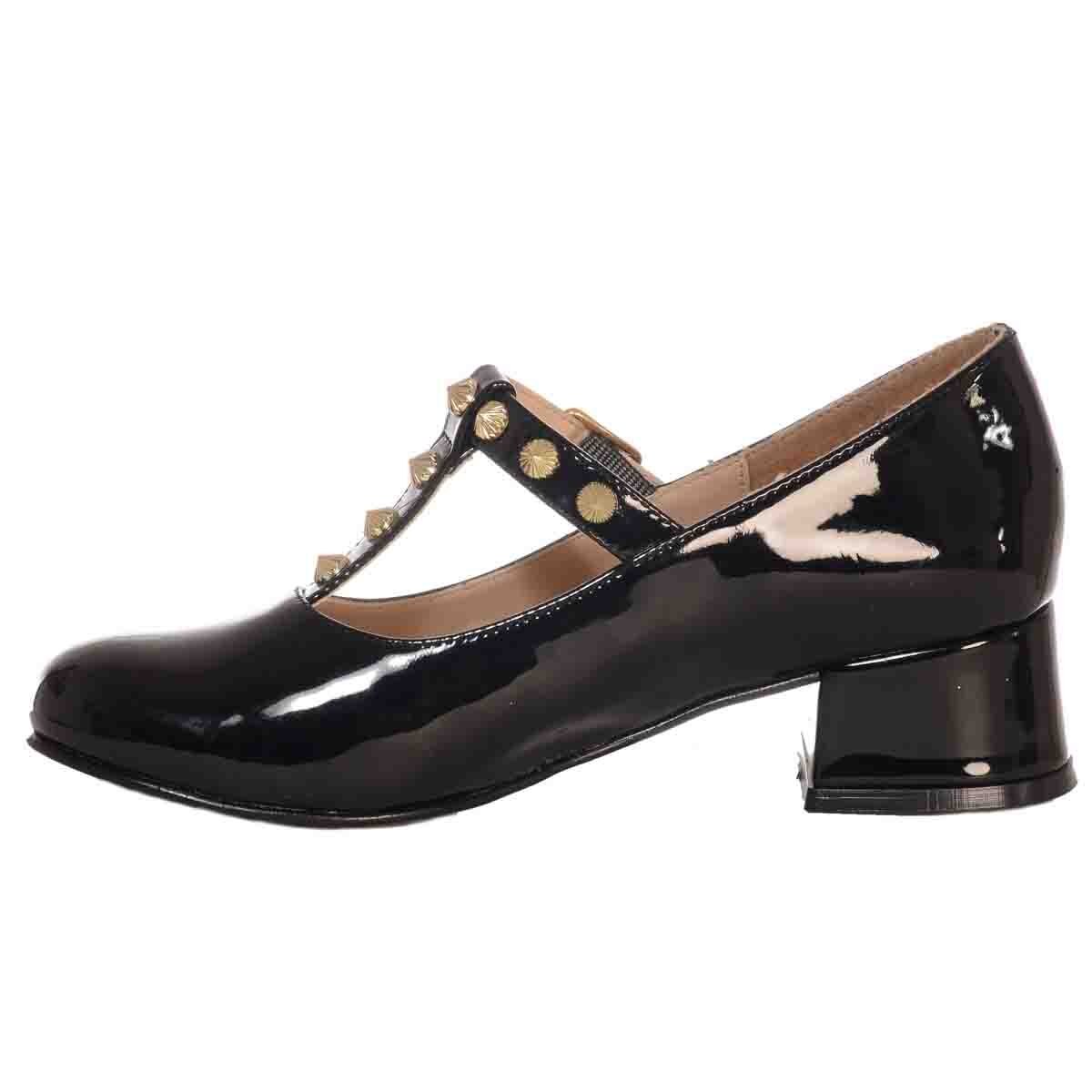 Zapatilla de Charol Negro con Estoperoles Cristeen