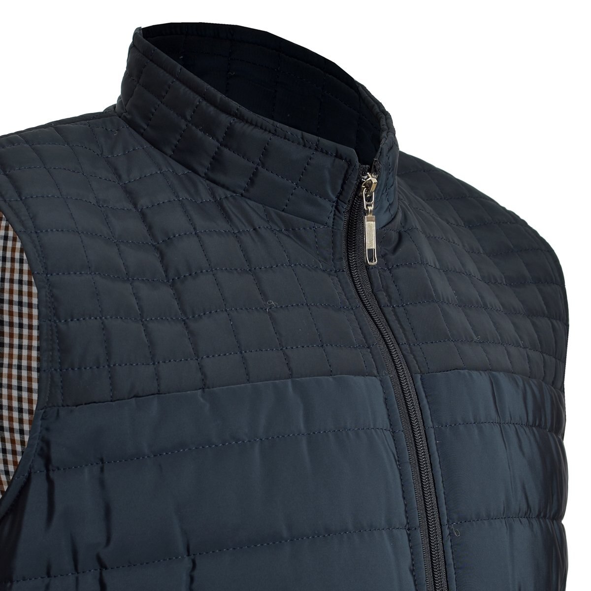Chaleco Poliester Fino Capitonado Horizontal Carlo Corinto Casual
