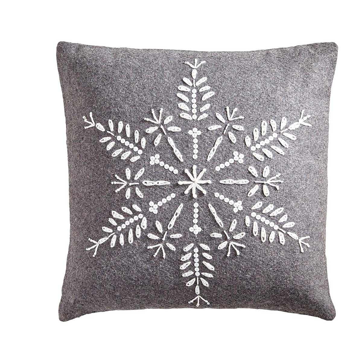 Cojín Grey Snowflake Pier 1 Imports