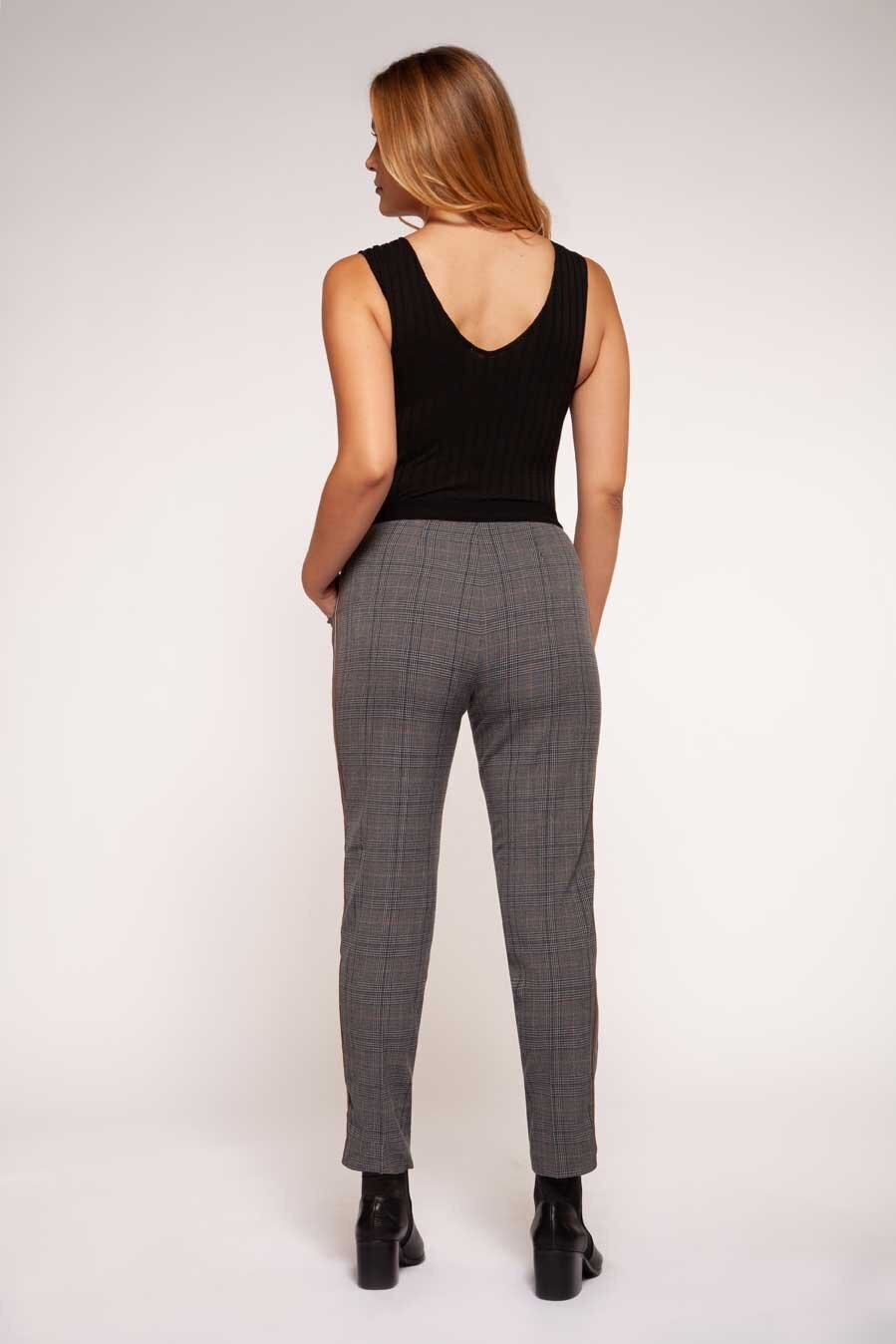 Pantalon con Bolsas Black Tape