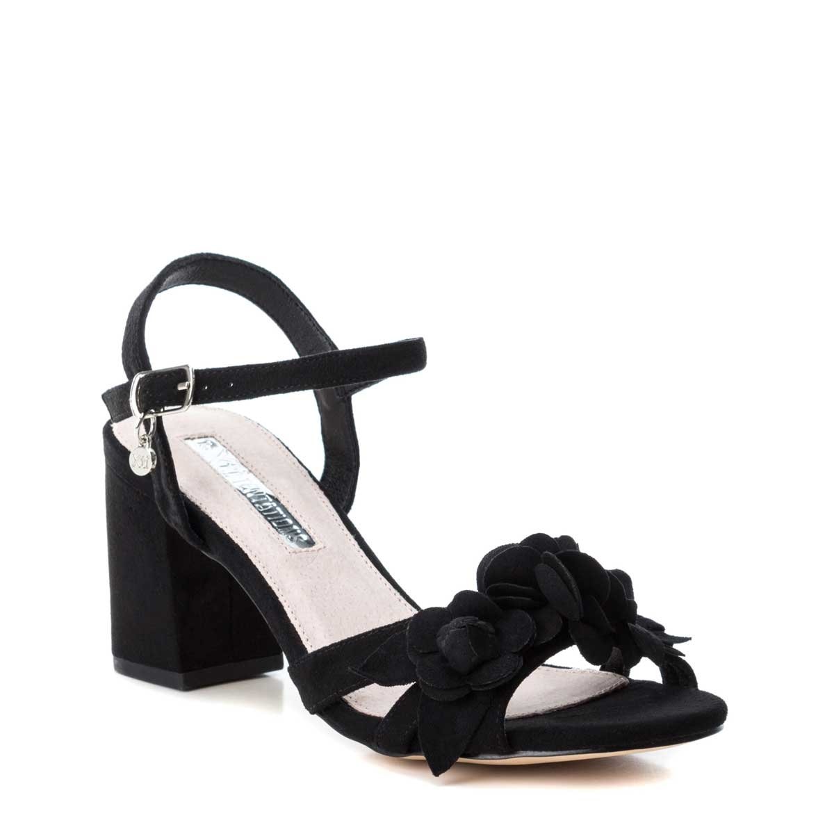 Sandalia Negra con Tacón y Pulsera Xti