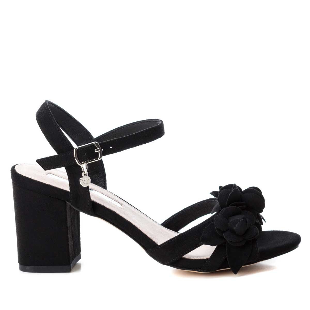 Sandalia Negra con Tacón y Pulsera Xti