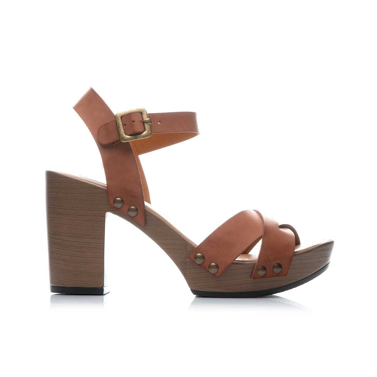 Sandalia Tiras con Plataforma de Madera Color Café Xoxo