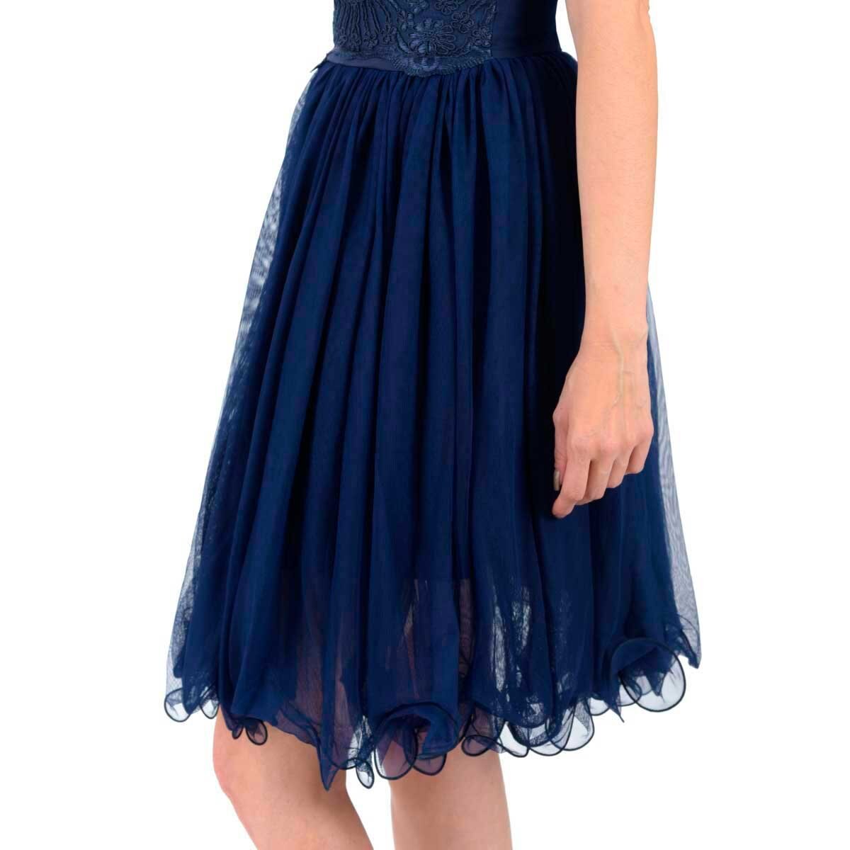 Vestido Corto Talle Halter de Tul Bordado