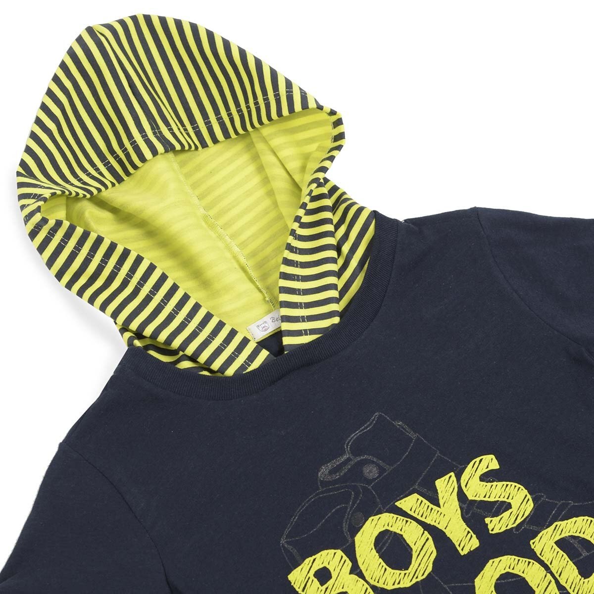Conjunto Playera con Capucha y Pantalón de Mezclilla