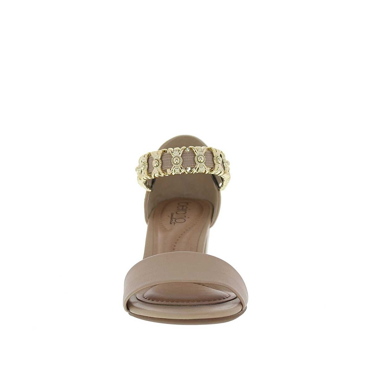 Sandalia Beige con Tacón Y Pulsera Beira Rio