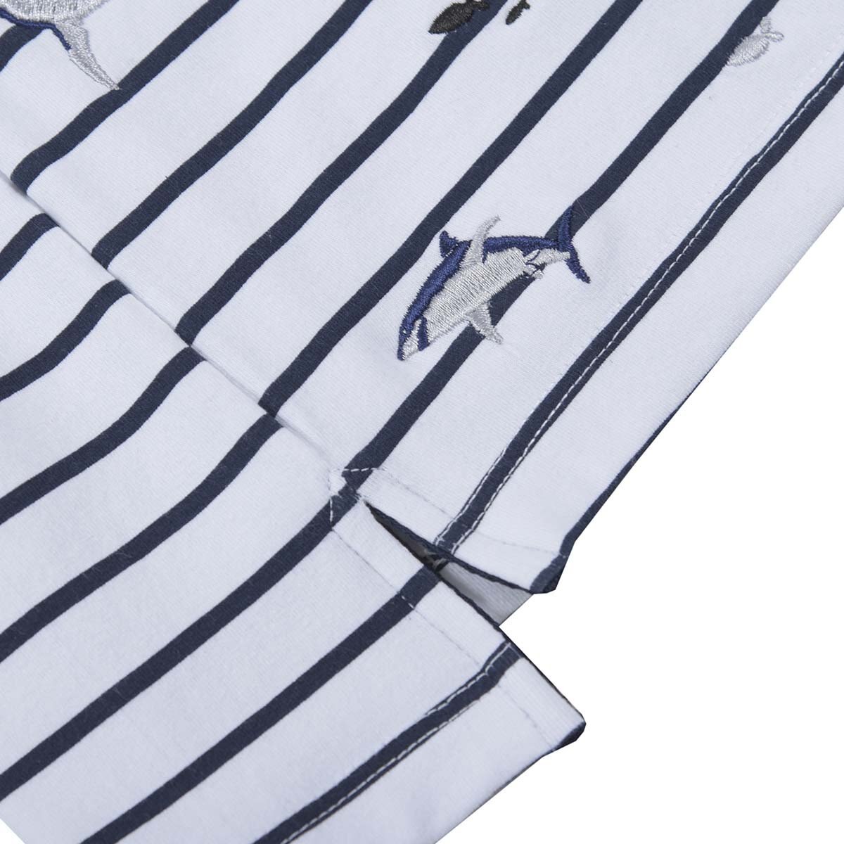 Playera Polo Manga Corta con Diseño de Tiburones Being 2 Nice para Niño