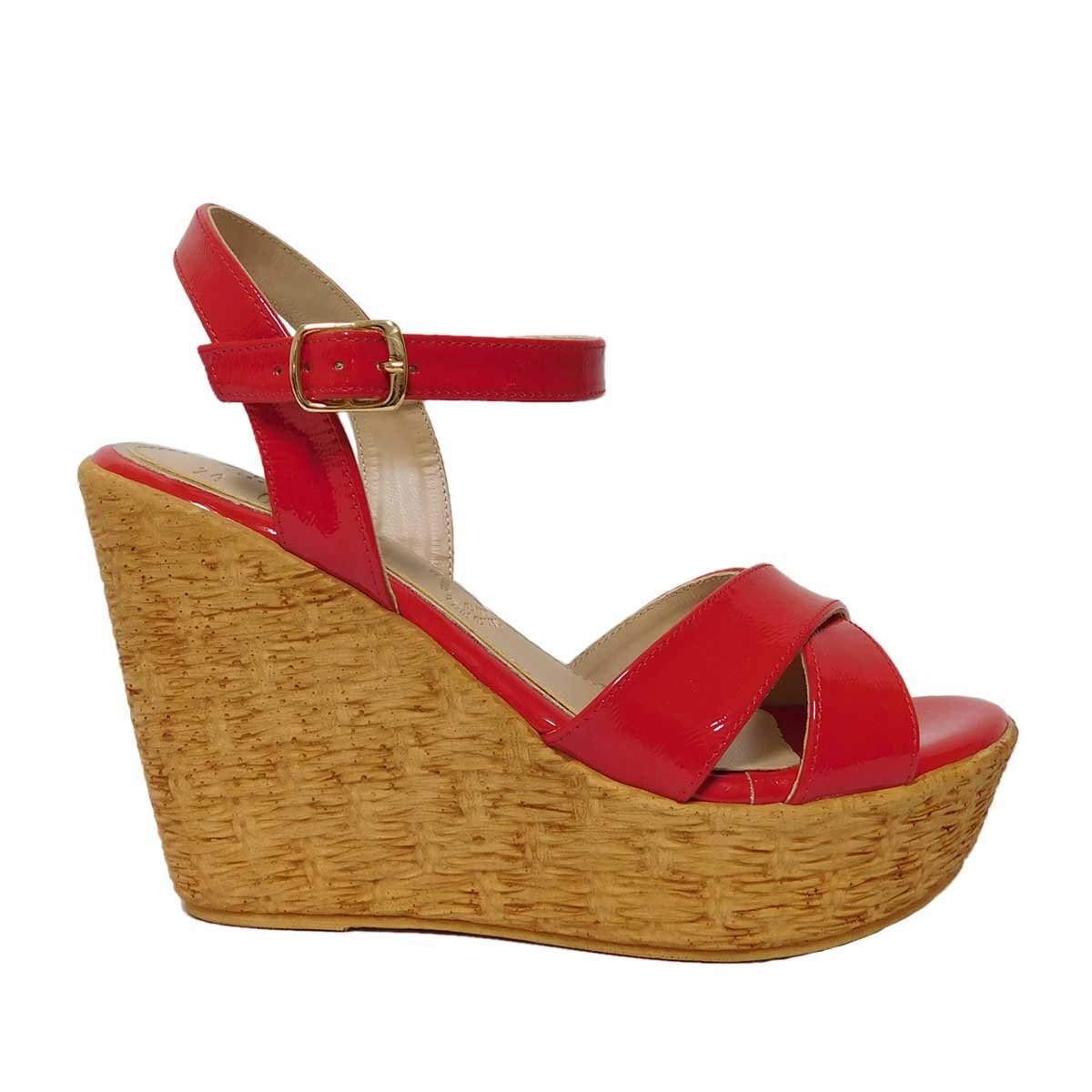 Sandalia Roja de Charol con Cuña Cristeen