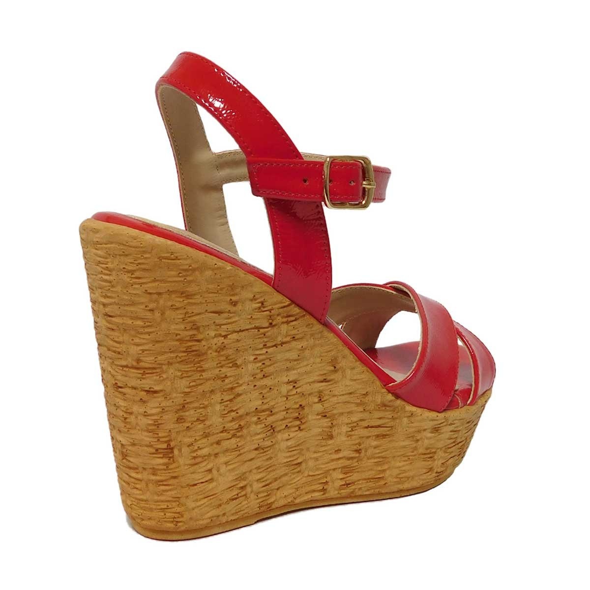 Sandalia Roja de Charol con Cuña Cristeen