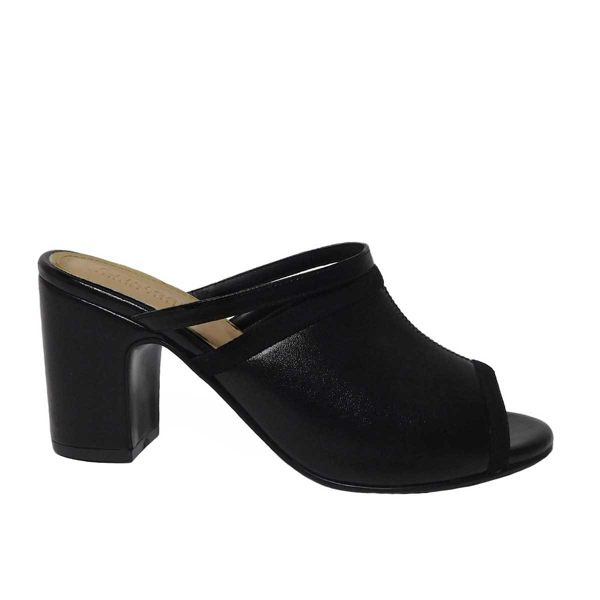 Sandalia Negra con Tacón Multimaterial Cristeen