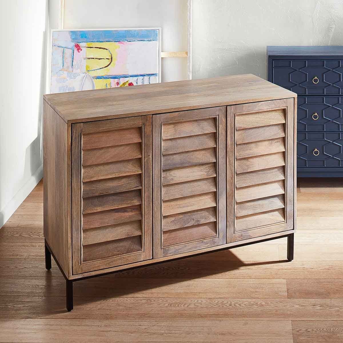 Gabinete Christie 3 Puertas Shutter Pier 1 Imports