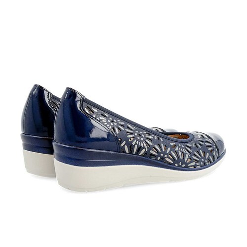 Zapato Azul Marino con Cuña Y Corte Laser Pitillos