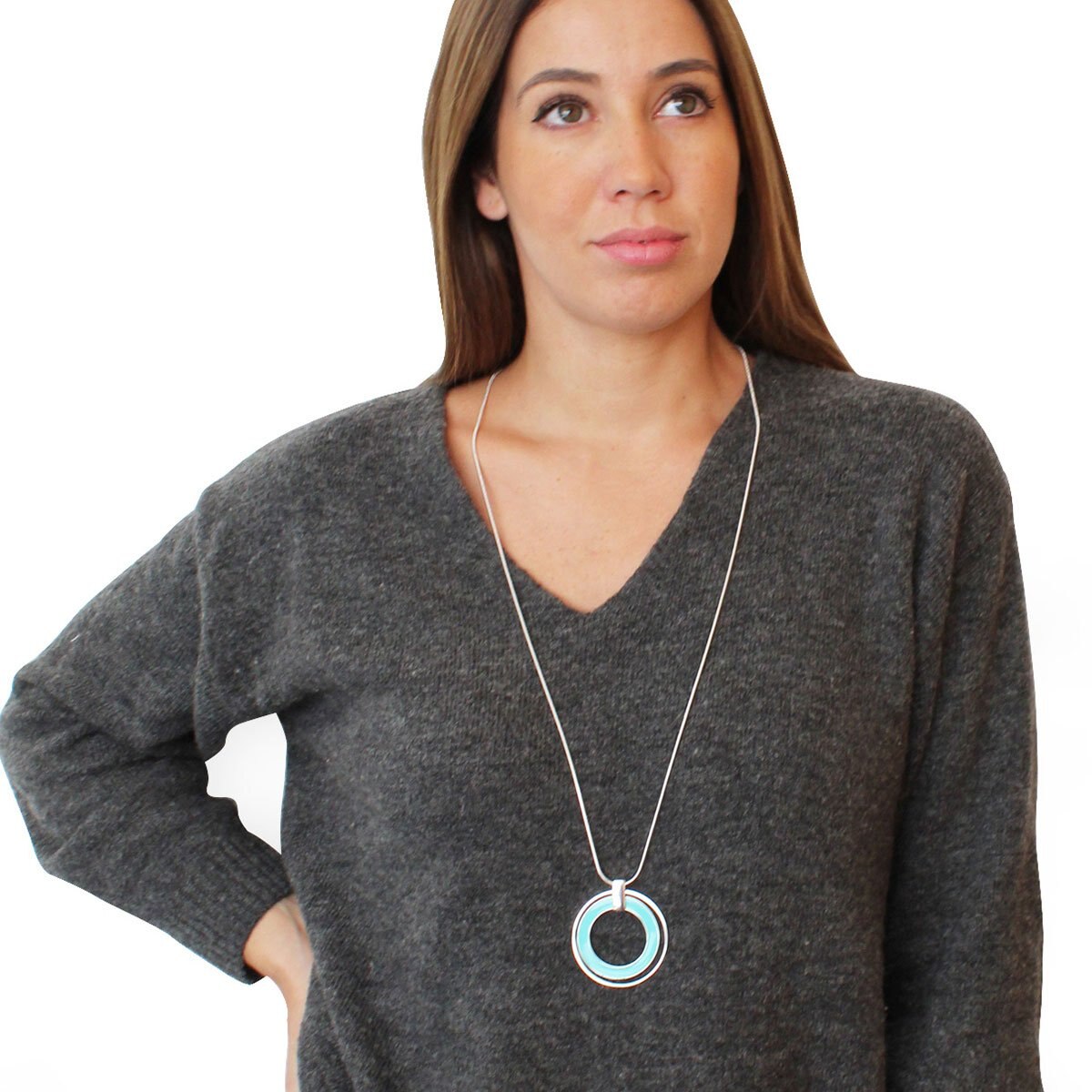 Collar Plateado Ajustable con Colgante en Forma de Aro Doble con Resina Color Turquesa Nine West