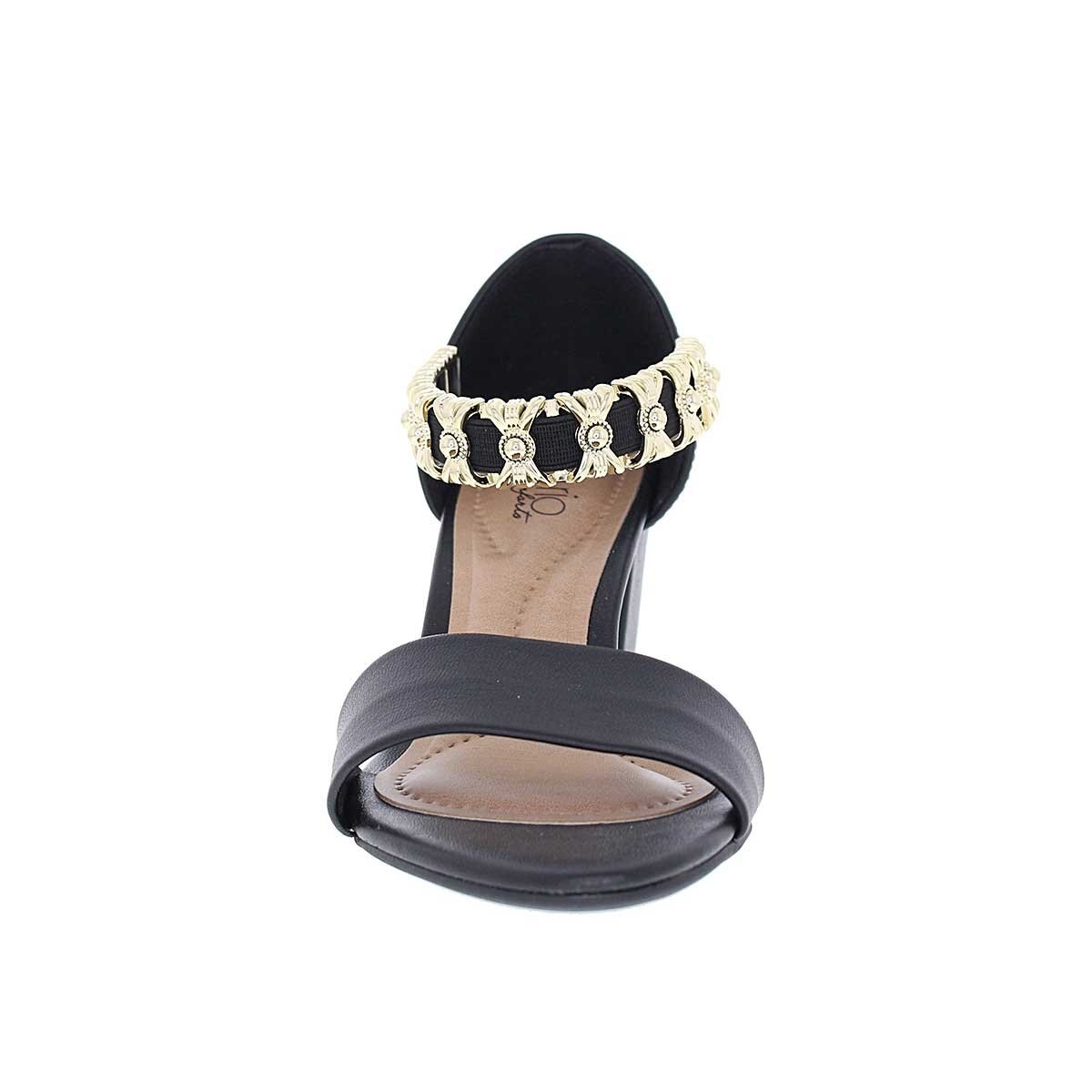 Sandalia Negra con Tacón Y Pulsera Beira Rio