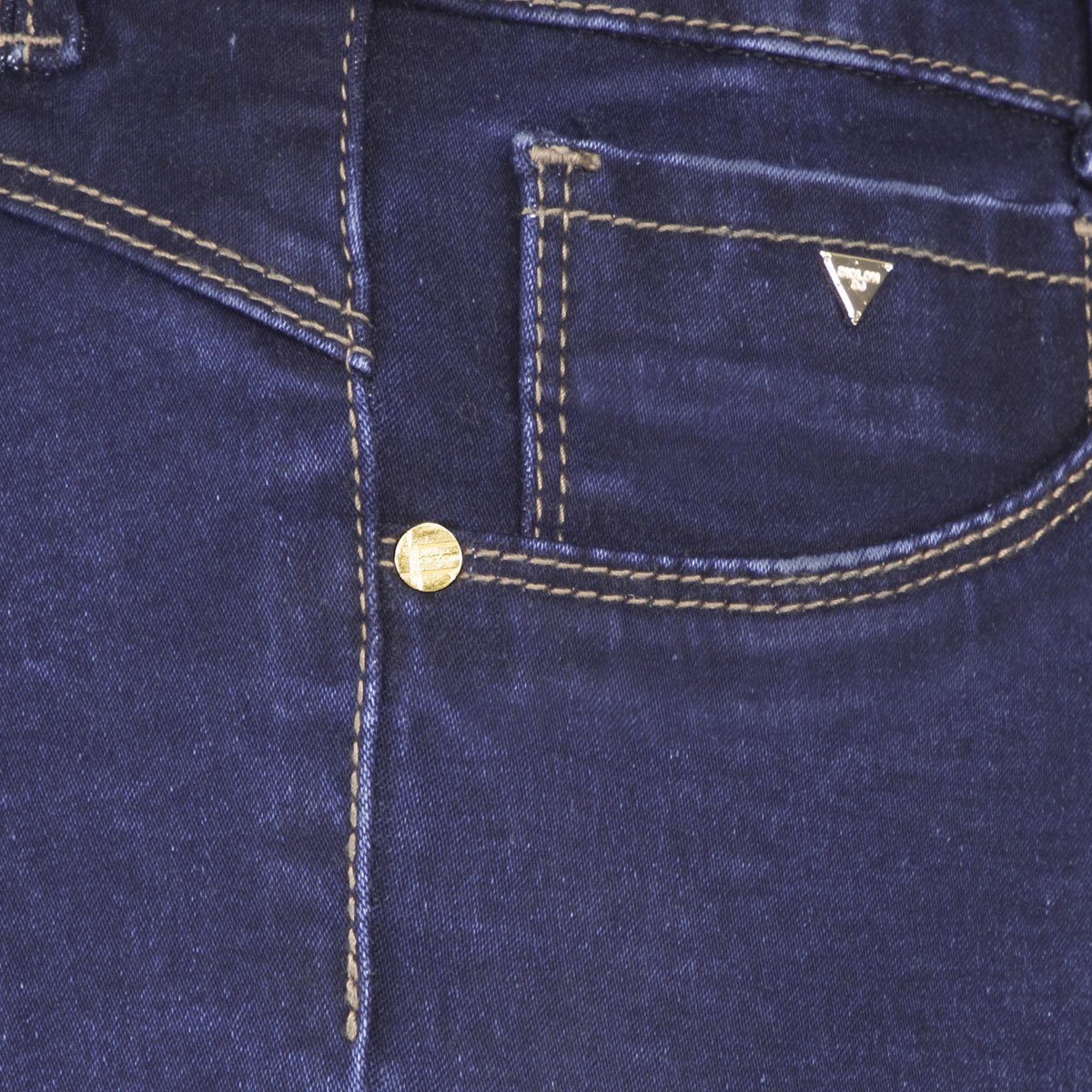 Bermuda Sin Bolsas Traseras Ciclon Jeans