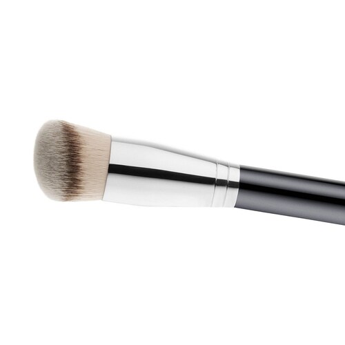 Brocha MAC 170 Synthetic Rounded Slant Brush