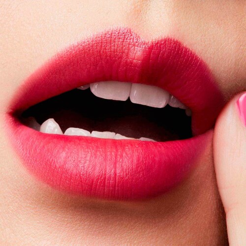 Lipstick MAC Love Me, Nine Lives