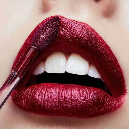 Lipstick MAC Retro Matte Liquid Lipcolour Metallics Love Weapon