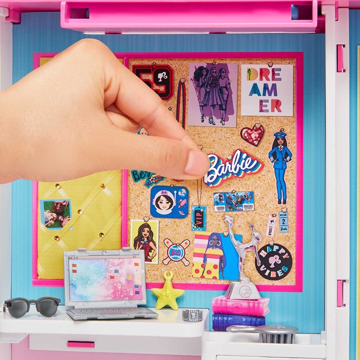 Barbie Fashionista Ropa Y Accesorios Closet de Ensueño