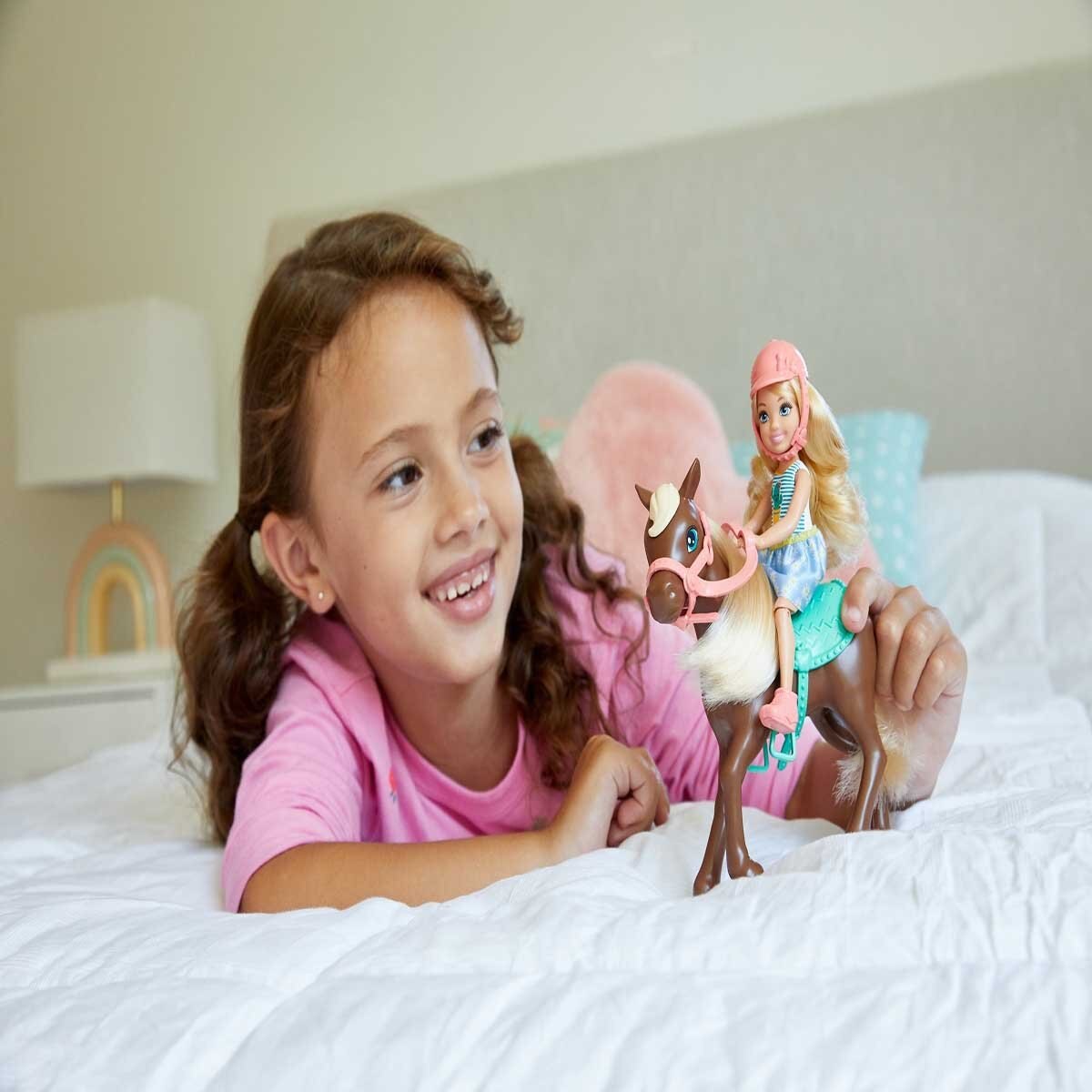 Muñeca Barbie Club Chelsea con Pony