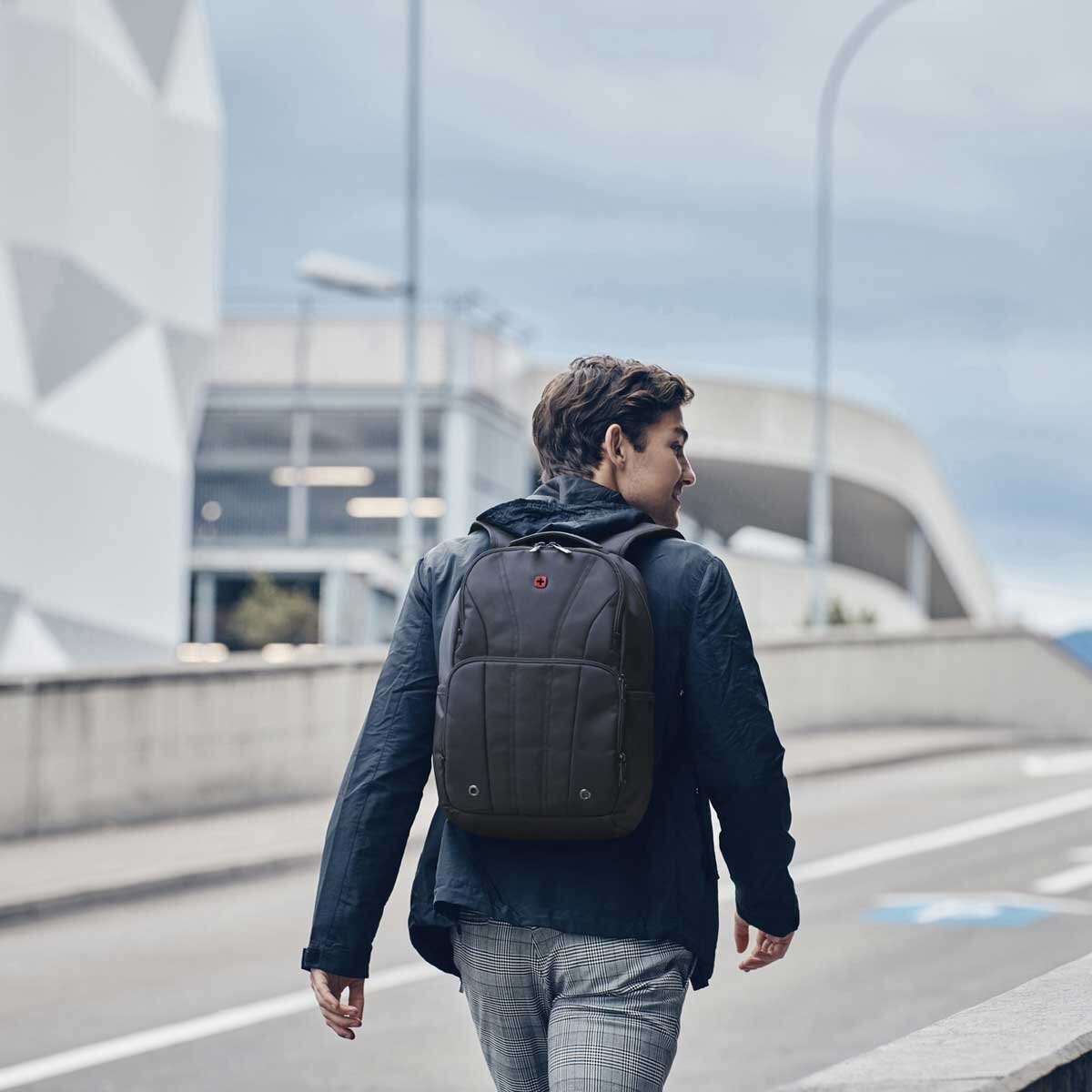 Mochila Portalaptop 14" Bc Mark Slim Line Negra Wenger