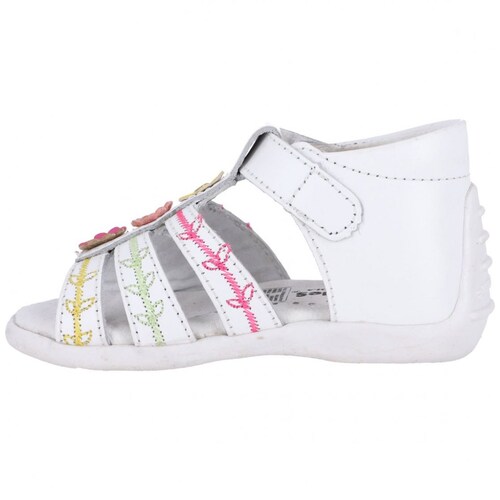 Sandalia Talonada de Flores Blanca para Ni&ntilde;a Andanenes Modelo 2120N00