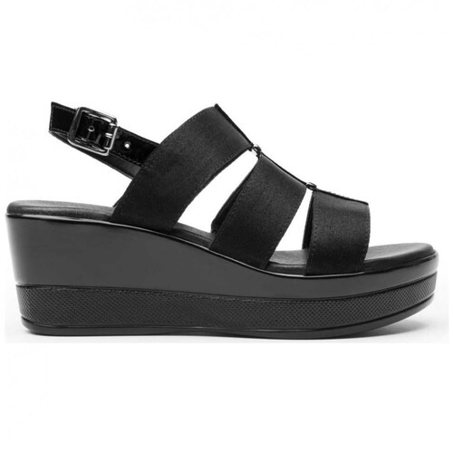 Sandalia para Mujer con Tres Tiras Color Negro Flexi