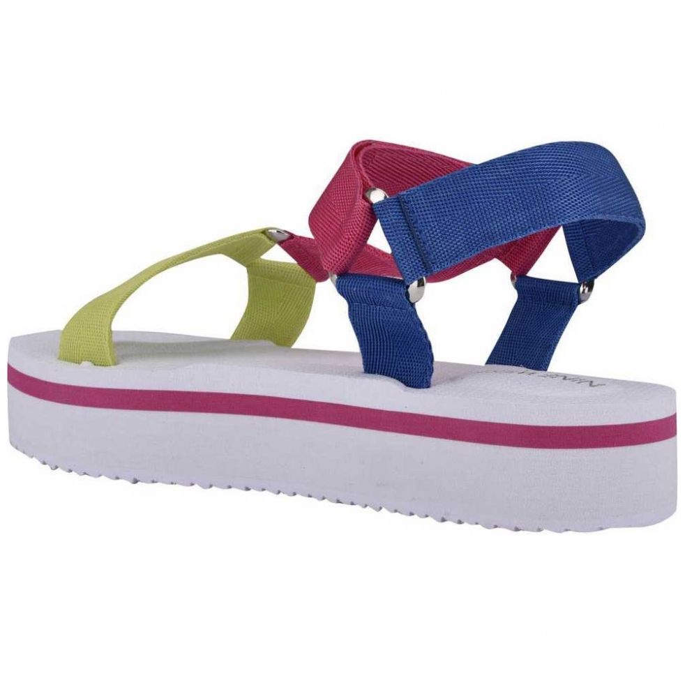 Sandalia con Punta Redonda Color Blanco Combinado Nine West