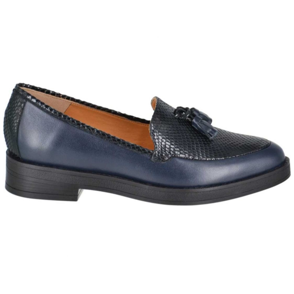 Zapato con Textura Y Borla al Frente, Negro Joyce.