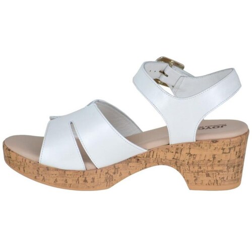 Sandalia con Tiras y Ajuste Hebilla Color Blanco Joyce.