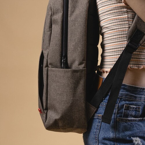 Mochila Portalaptop Taos 15.6 Café Cool Capital+ Power Bank