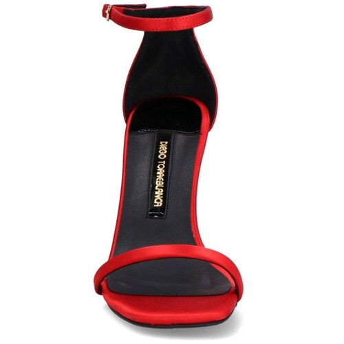 Sandalia Roja con Tacón y Pulsera Diego Torreblanca