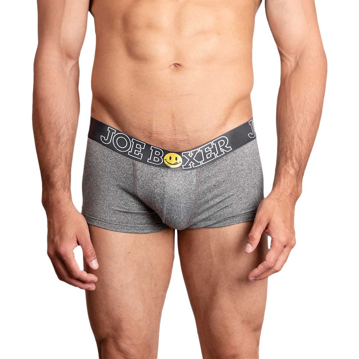 Hombre en la discount cama en boxer