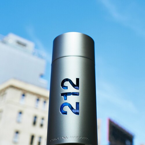 Fragancia Set Carolina Herrera 212 Nyc Men Edt 100 Ml  + Shower Gel 100 Ml  + Edt 10 Ml para Hombre