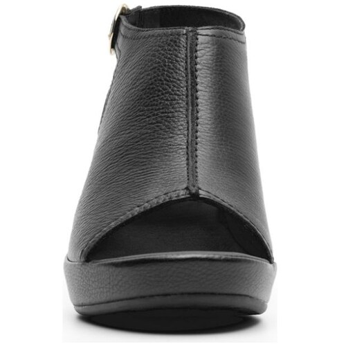 Sandalia con Cubierta y Tacón Color Negro para Mujer Flexi