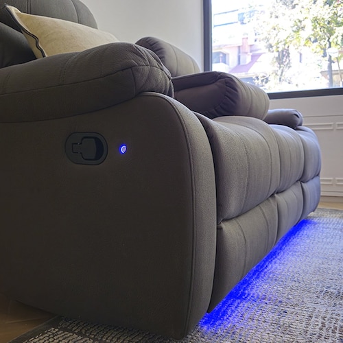 Sofá con 2 Reclinables Dickson Gris con Luz Led Lottus