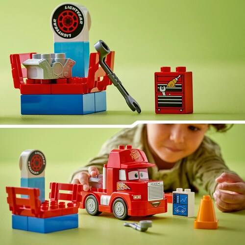 Lego® Mack en las Carreras